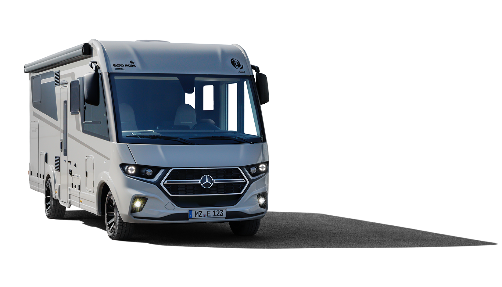 Vue latérale d'un camping-car.