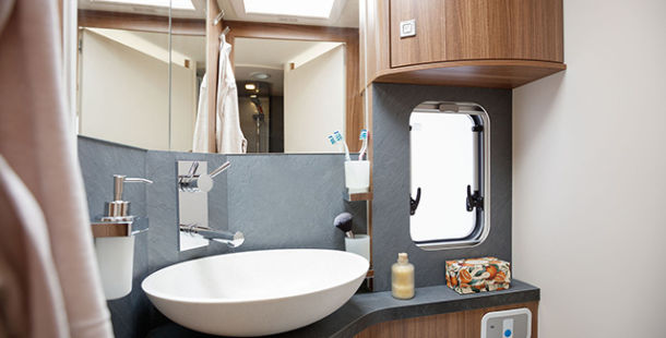 Luxus-Badezimmer im neuen Contura Wohnmobil